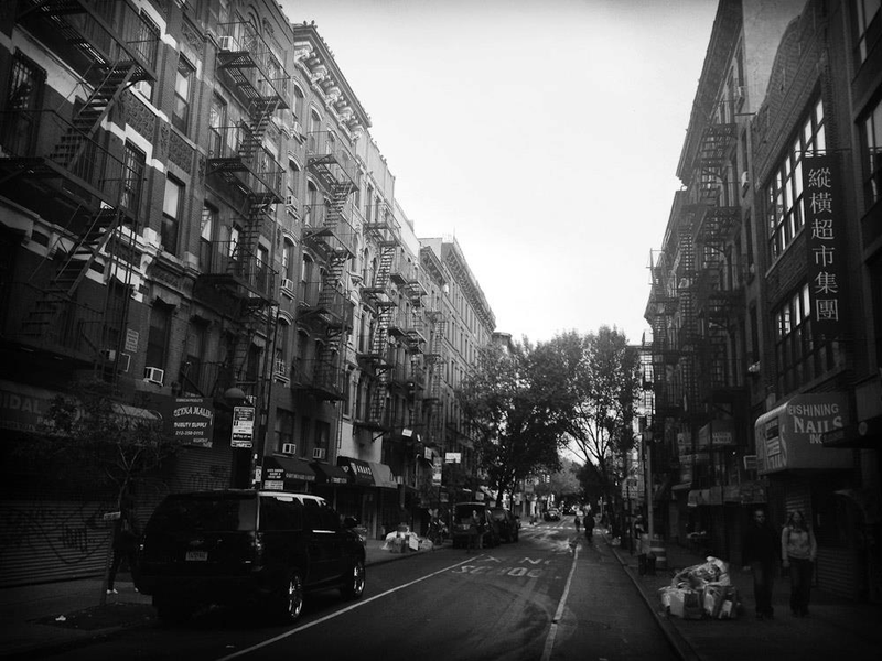Illustration for article titled These Black And White Photos Of Lower Manhattan After The Storm Are Deeply Haunting